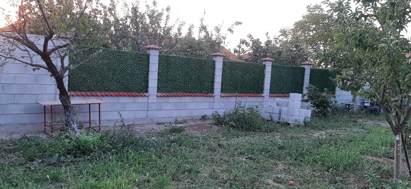 Защо да изберете декоративна мрежа тип "жив плет" ?