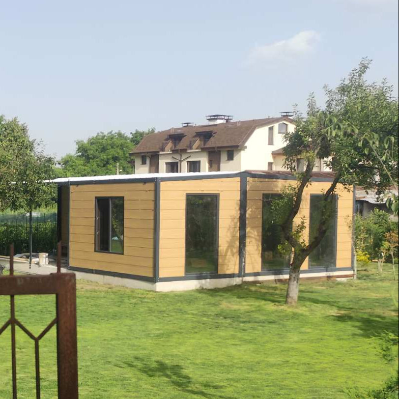 Сглобяема къща направена от контейнерна конструкция